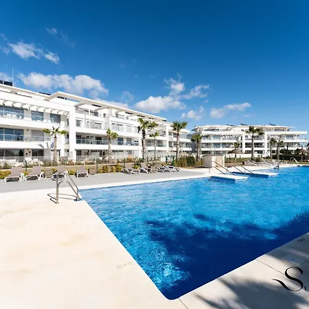 Luxury 2 Bedroom Apartment, Pools, Sauna, Gym & MIJAS COSTA