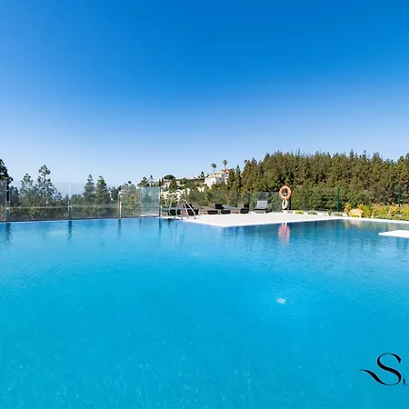 Luxury 2 Bedroom Apartment, Pools, Sauna, Gym & *