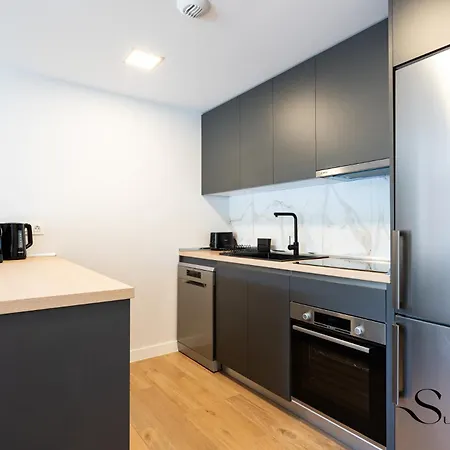 Luxury 2 Bedroom Apartment, Pools, Sauna, Gym & MIJAS COSTA